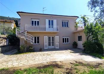 Appartamento in bifamiliare 3 camere e giardino